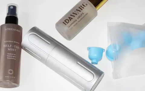 Förbered dig för solkysst hud med dessa produkter för att applicera brun utan sol. En brun mist, tanning drops och tillbehör.