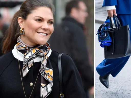 Kronprinsessan Victoria visar hur man snyggt kan knyta scarf runt halsen, matchat med en elegant svart kofta.