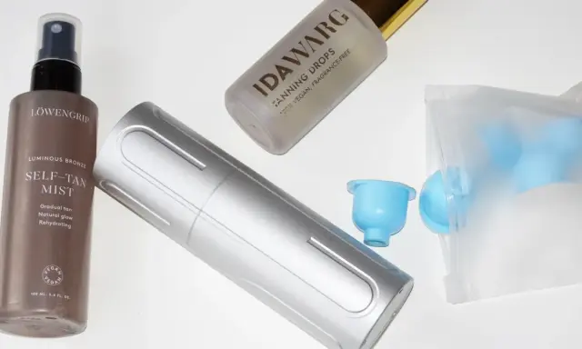 Förbered dig för solkysst hud med dessa produkter för att applicera brun utan sol. En brun mist, tanning drops och tillbehör.
